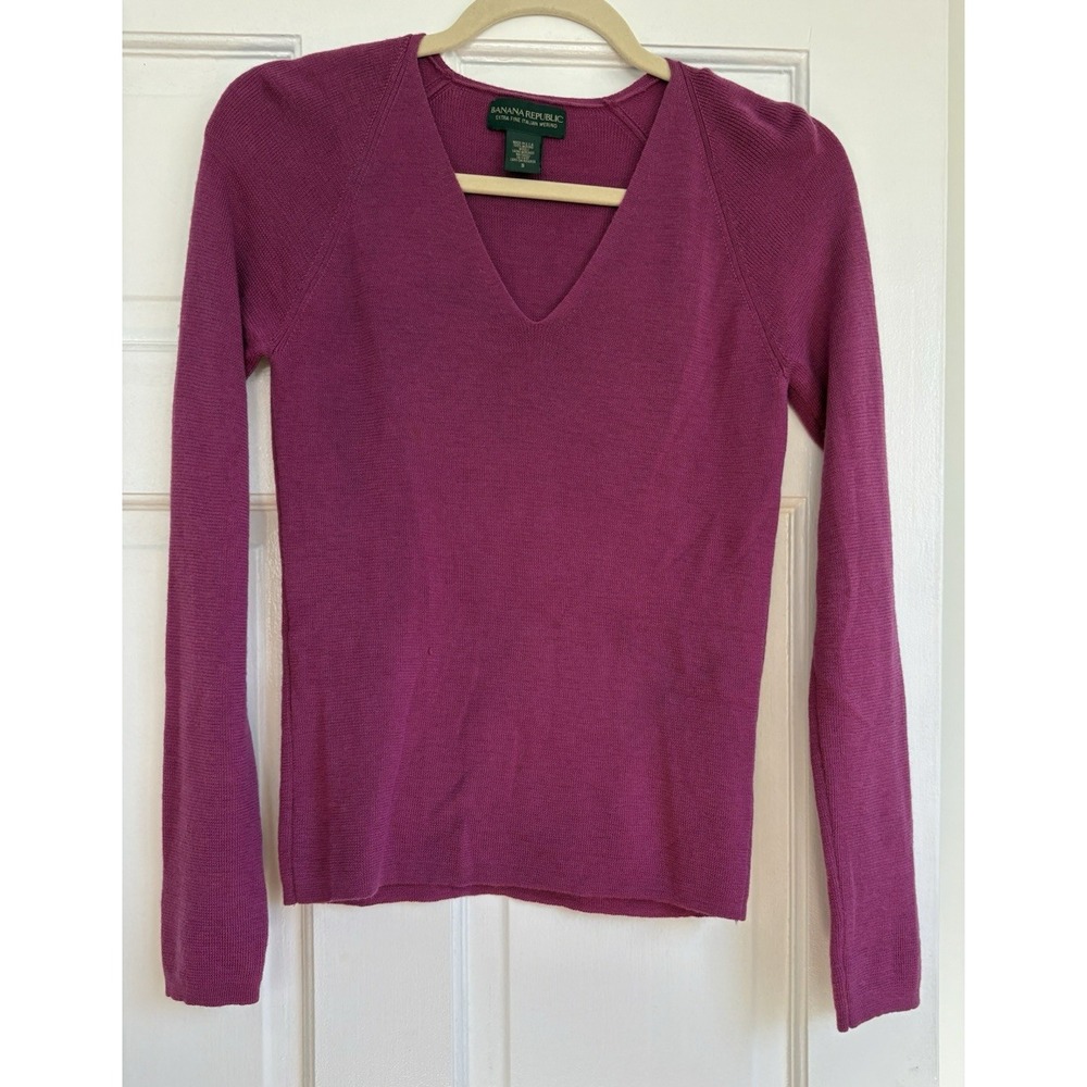 Banana Republic Italian Merino Wool V-Neck Sweater Magenta Purple Womens Small